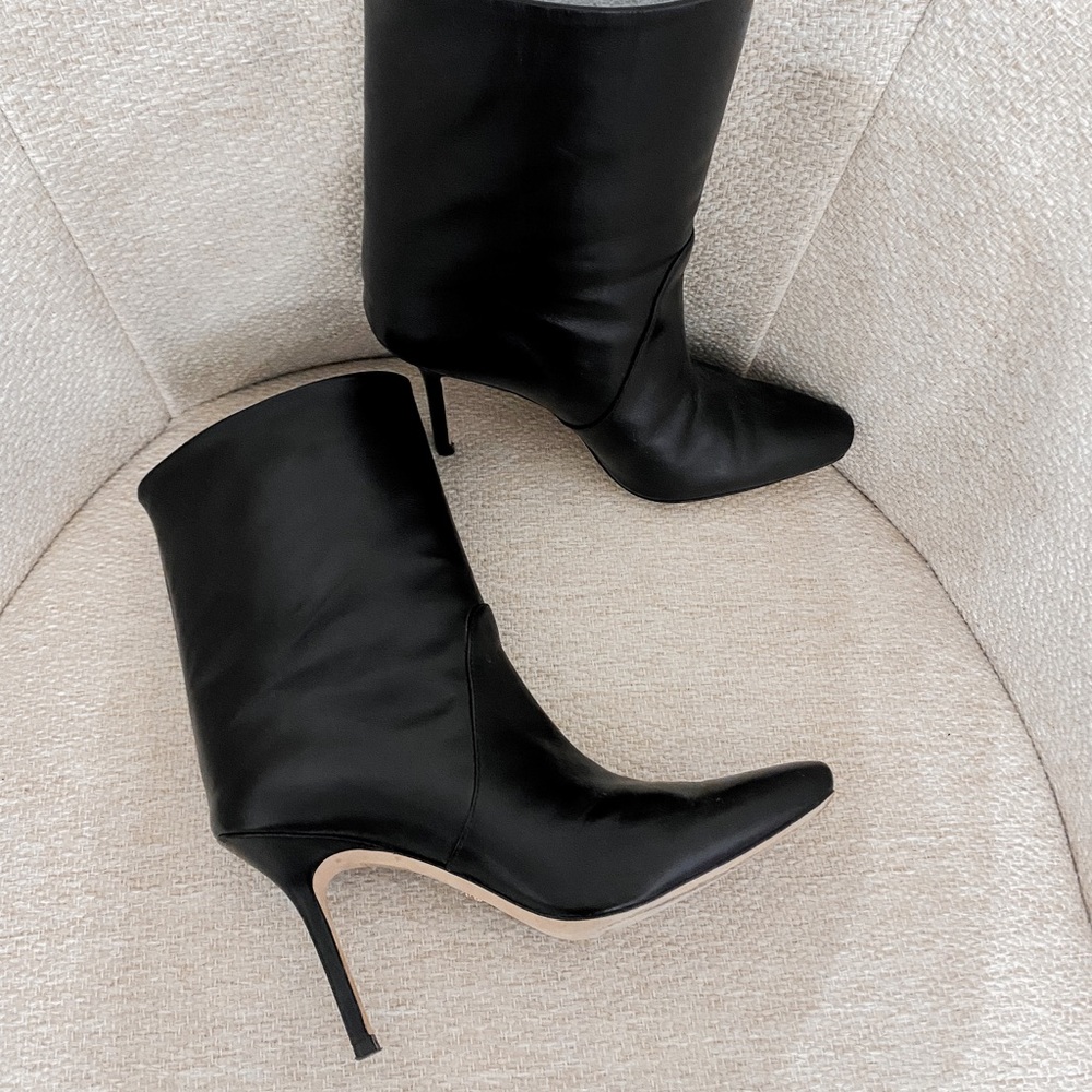 Stuart Weitman calfskin boots